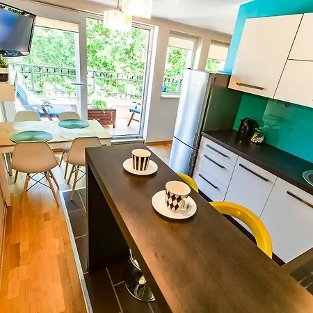 Blue Sky Apartament + Parking Privatunterkunft *